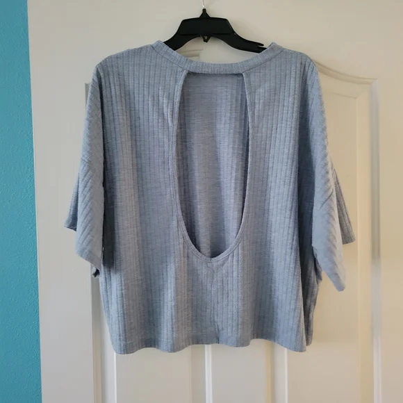 Daytrip Light Gray Ribbed Short Sleeve Top - Picture 2 of 3